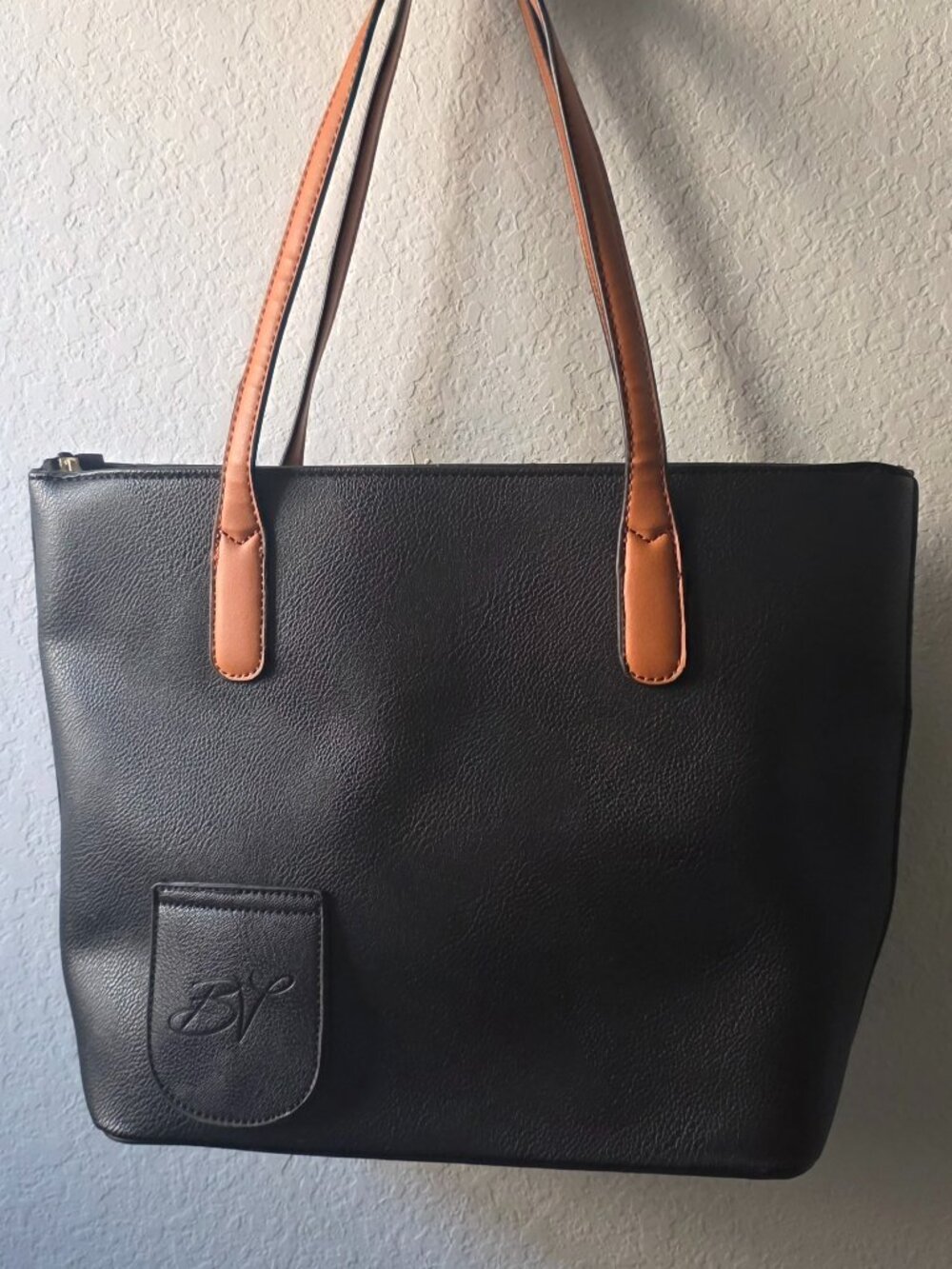 NWT PortoVino Black Wine Purse With Hidden 1.5L Beverage Pouch